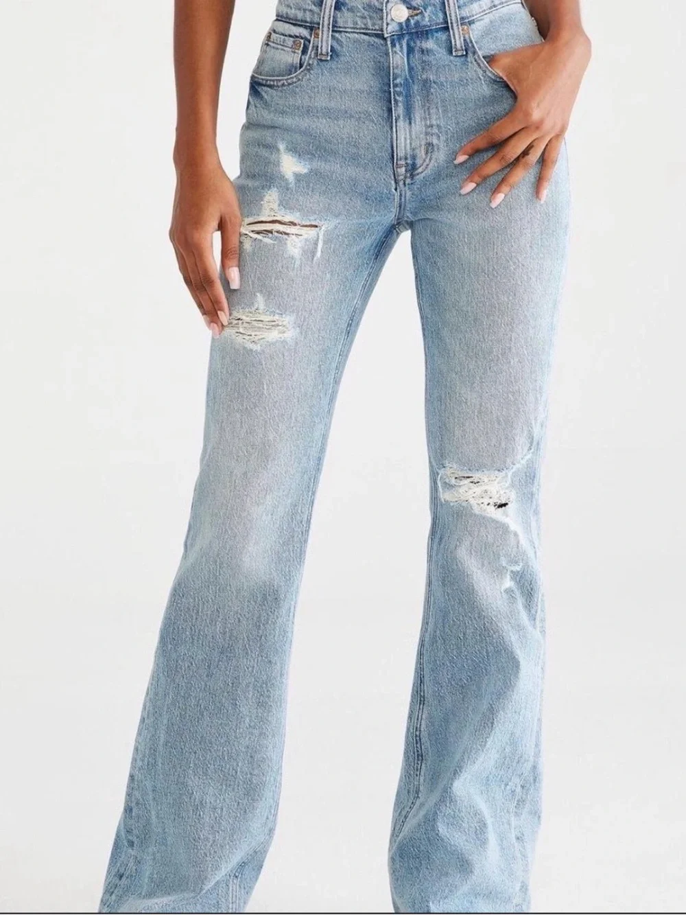 NWT Aeropostale Light Wash Distressed flare-Leg Jeans - Picture 1 of 11